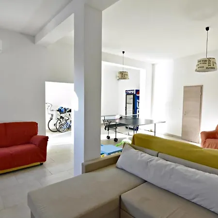 Apartment In Tar Mit Garten, Grill Und Gemeinschaftlichem Pool Porec